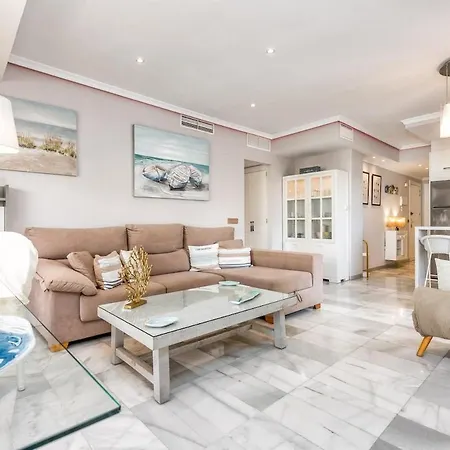 2 Bedroom With Pool And Parking In Puerto Banus شقة ماربيا