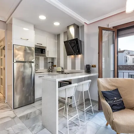 شقة 2 Bedroom With Pool And Parking In Puerto Banus