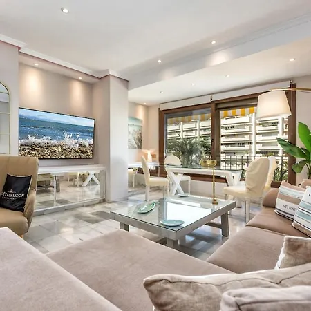 2 Bedroom With Pool And Parking In Puerto Banus *